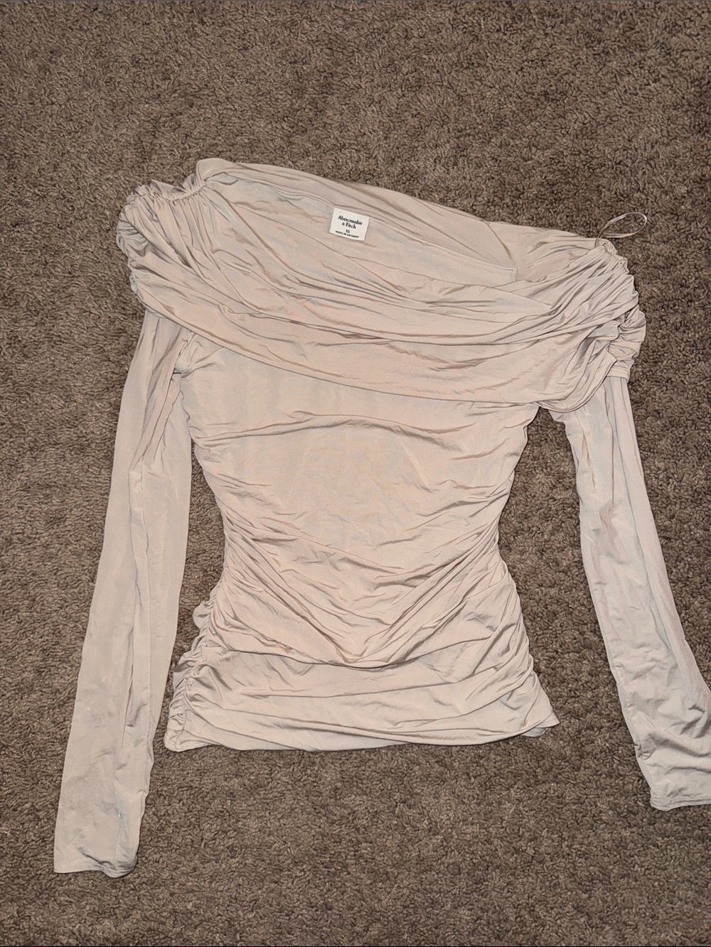 Abercrombie & Fitch XS Ruched Off-Shoulder Long Sleeve Top - Light Beige